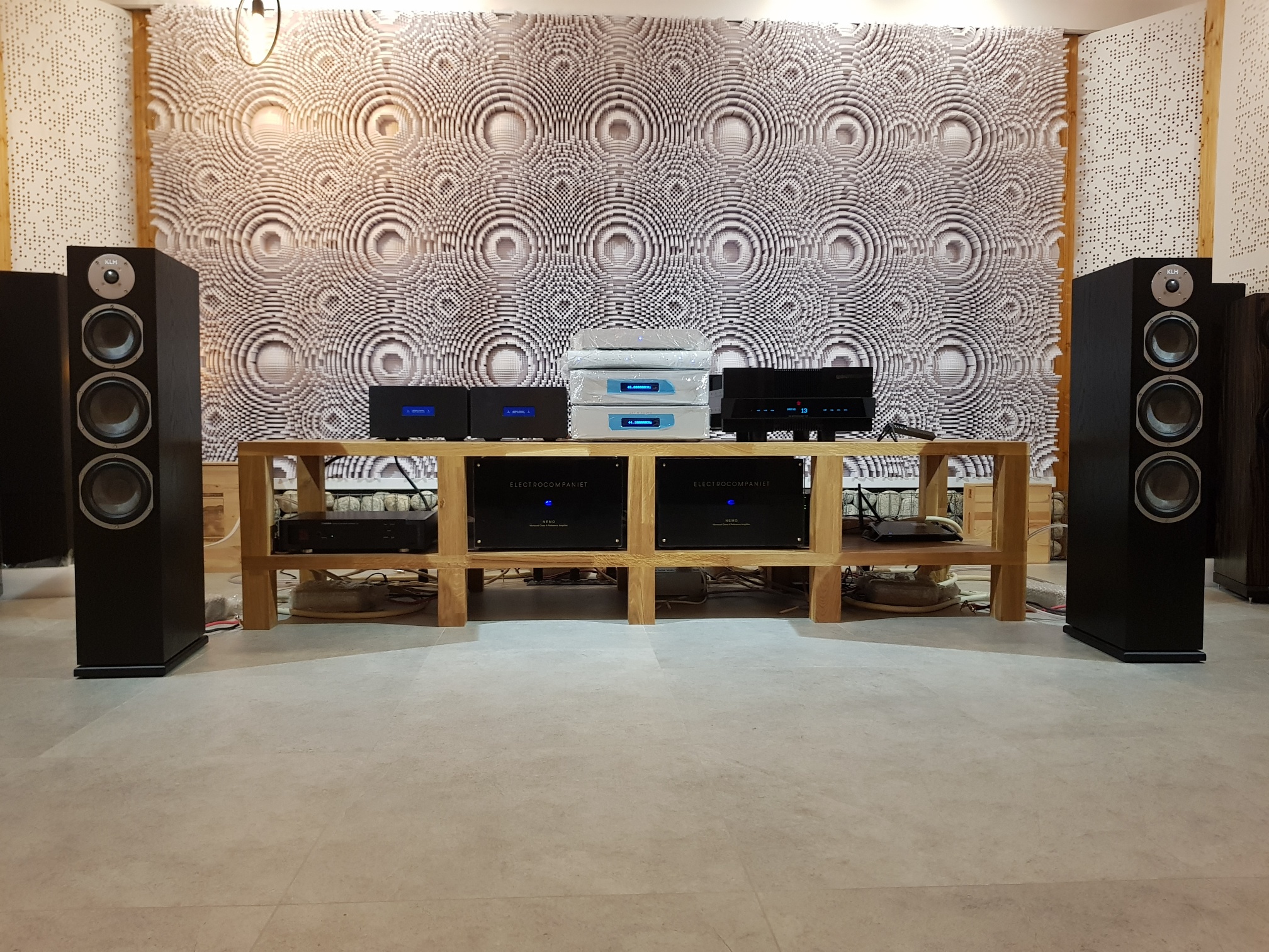 kolumny, kolumny podłogowe KLH AUDIO Kendall