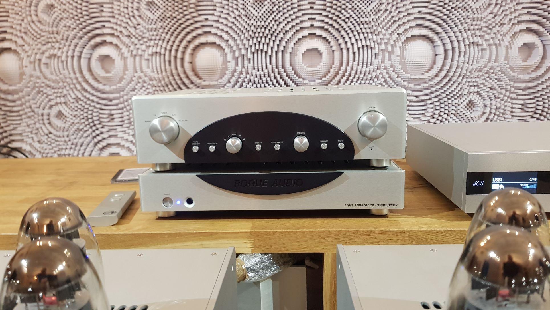 przedwzmacniacz lampowy, Rogue Audio Hera II